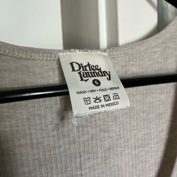 Dirtee Laundry Tank - Picture 3 of 4